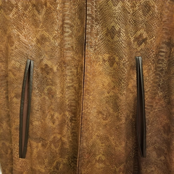 Alberto Makali Snake Print Capes - Picture 4 of 4